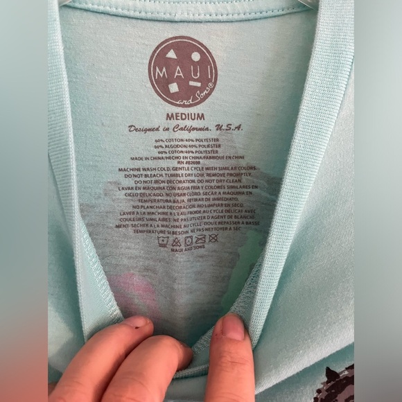 Maui Baby Blue size Medium T Shirt - Picture 4 of 4